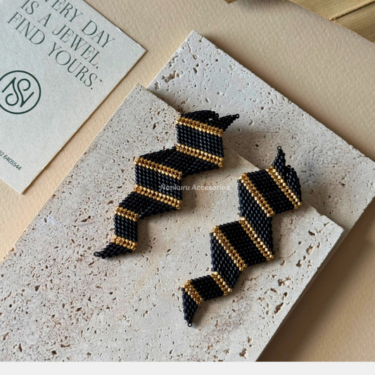 Aryo Bold Earrings