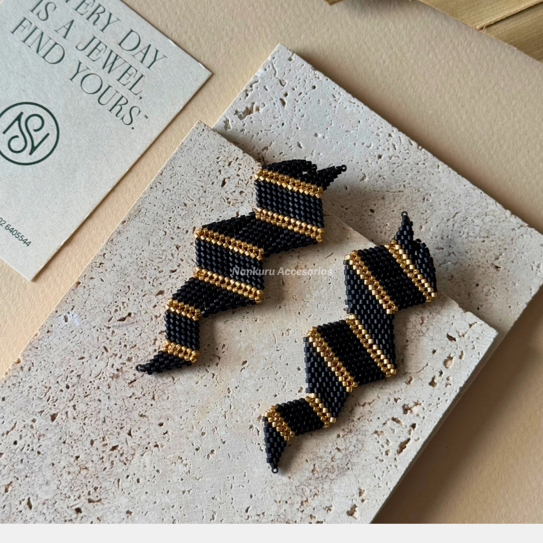Aryo Bold Earrings
